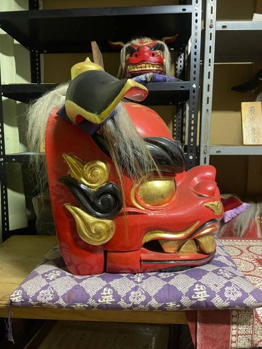 【だーしま】獅子頭　獅子舞　木彫り　桐製　工芸品　漆塗り　金箔