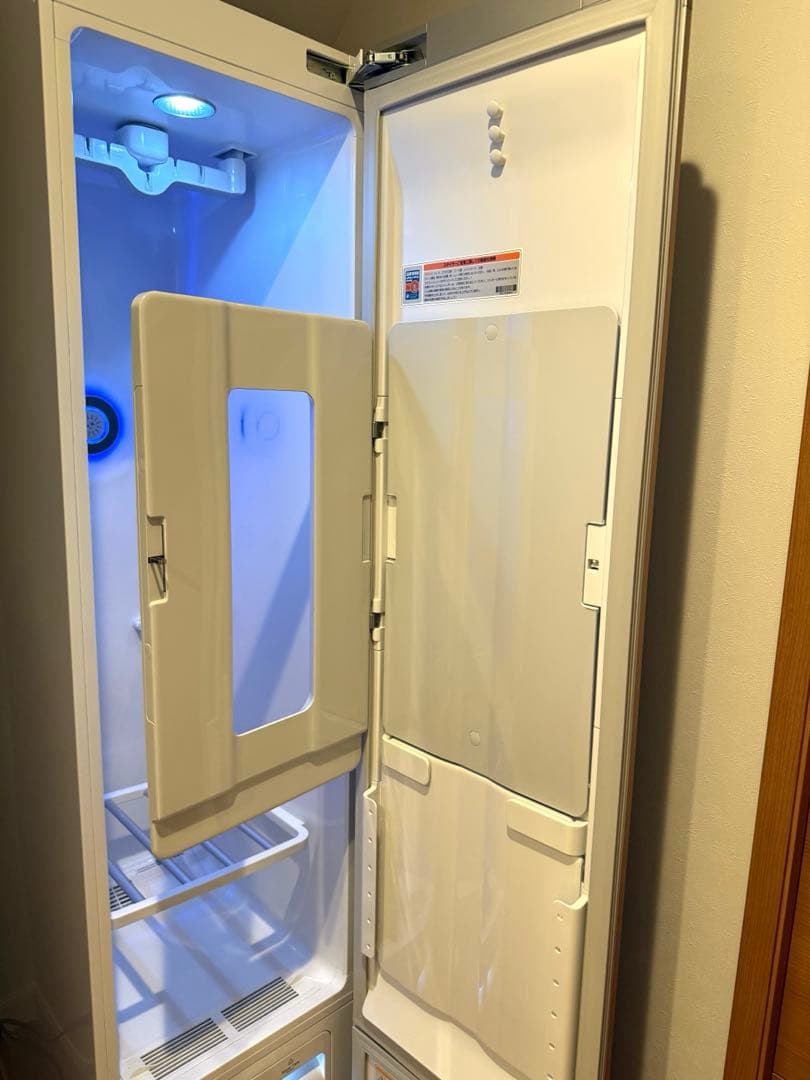 LGスタイラー　(送料込み)【美品】電気式乾燥機 スチーム機能　ズボンプレッサー