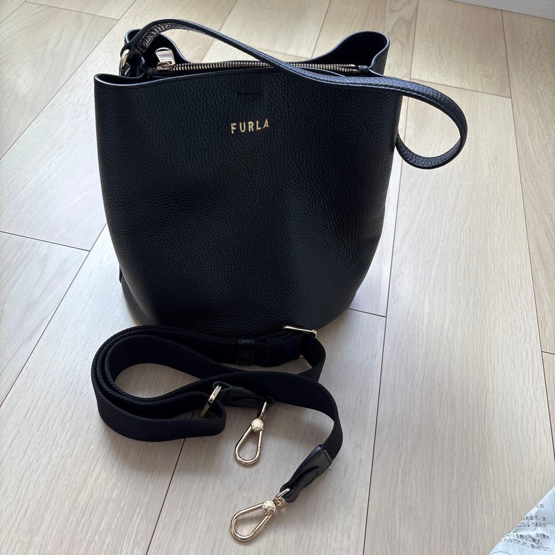 FURLA バッグ　黒　美品