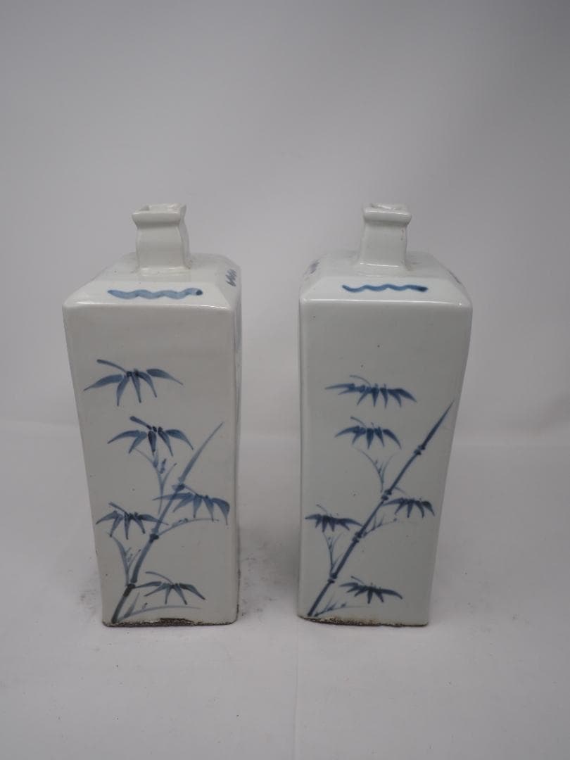 染付兎文白磁徳利　2本セット　角瓶　李朝　漢詩　ウサギ2匹　-SO-B