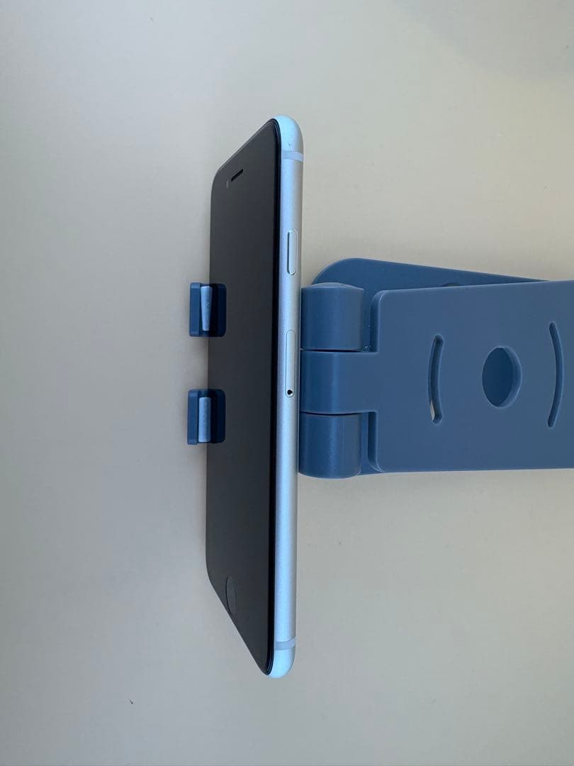 iPhone SE3 64GB スターライトSIMフリーバッテリー92%