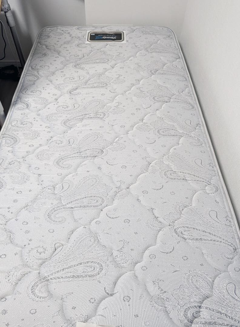 状態良好 シモンズ シングル マットレス＋ベットフレーム　セット配送