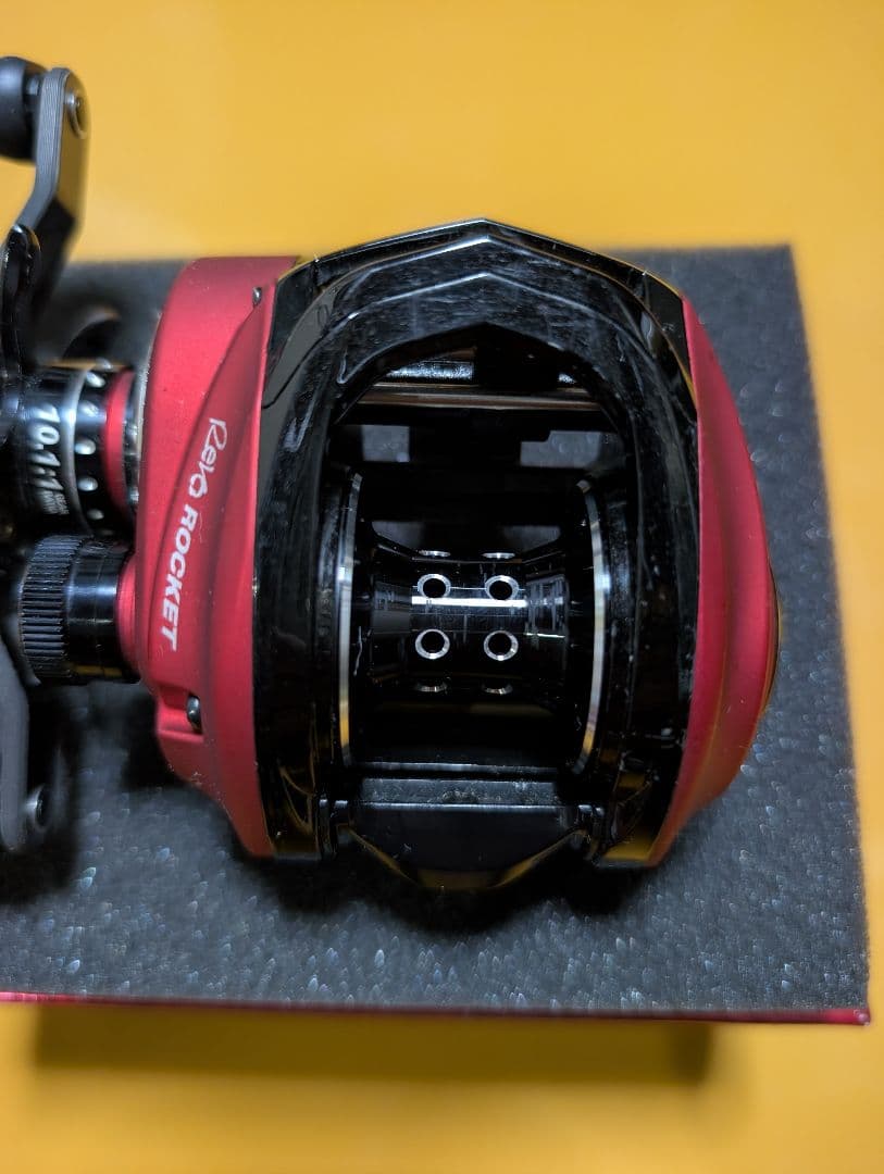 Abu Garcia　REVO4 ROCKET-L 10.1:1 レボ ロケット
