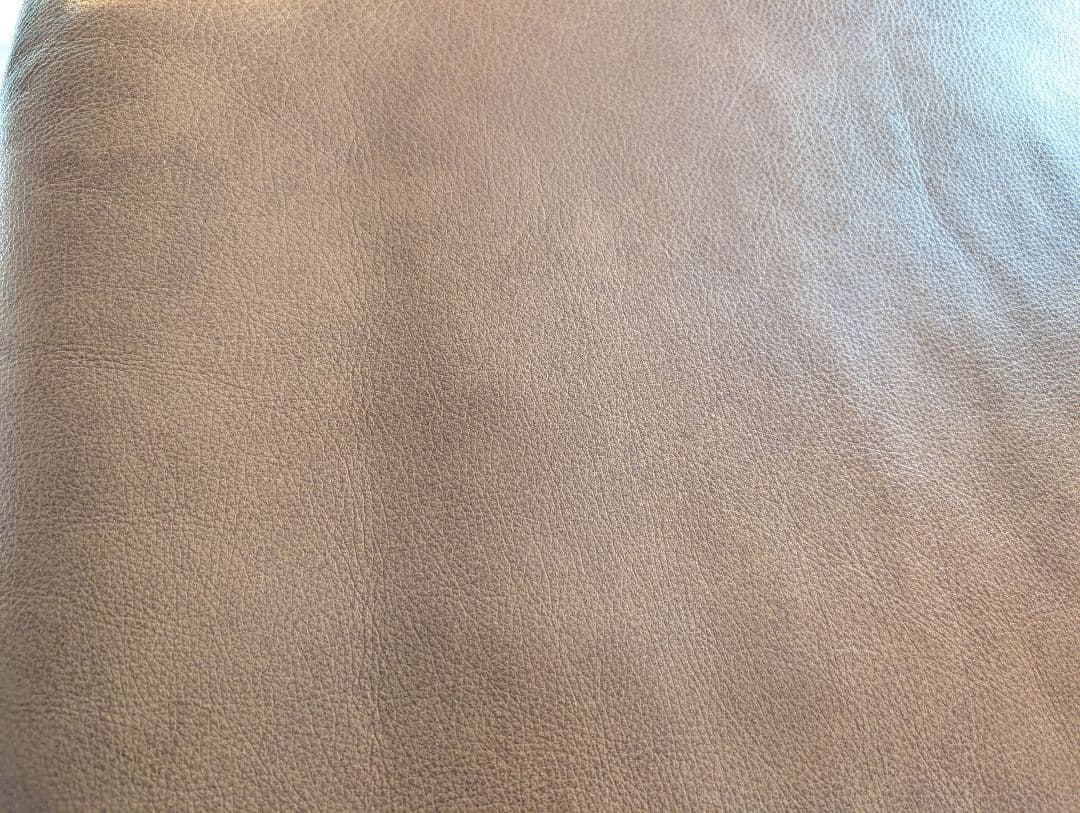 かねたや オットマン　オシリス　SP IT108 イタリア製総革 2024年購入