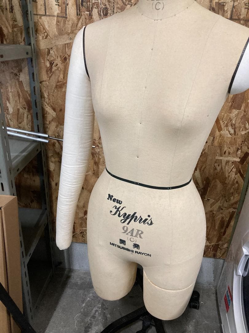 Kypris 94AR マネキン 片腕付き
