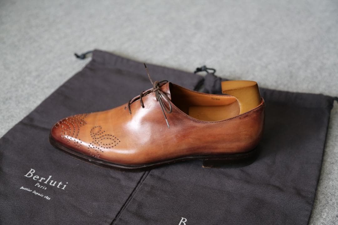 Berlutiメダリオン レースアップシューズ ブラウン ドレスシューズ