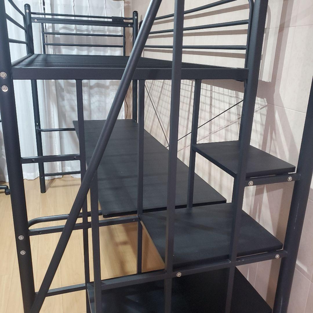 階段付きブラックロフトベッド スチール製 説明文を読んで下さい