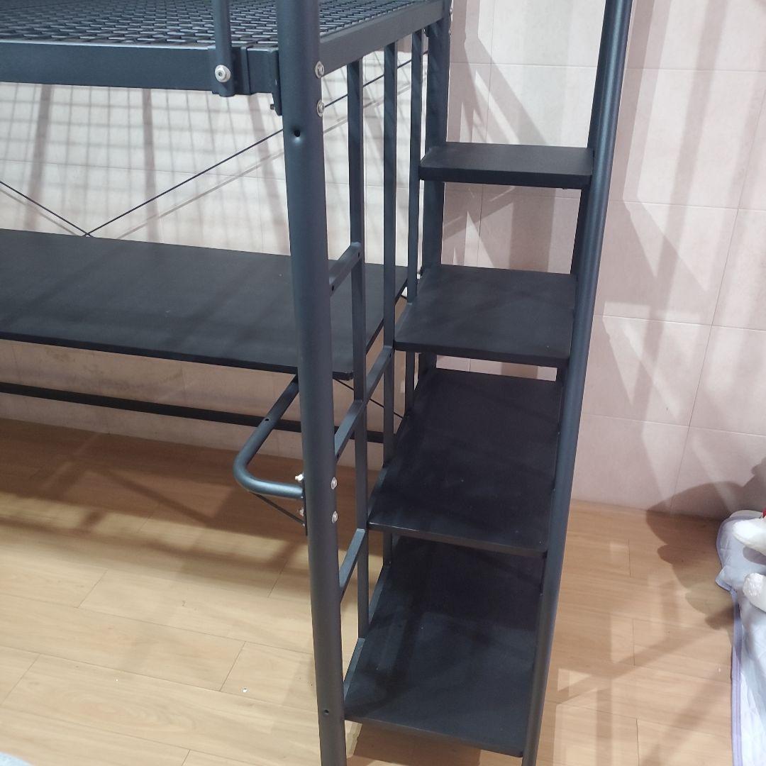 階段付きブラックロフトベッド スチール製 説明文を読んで下さい