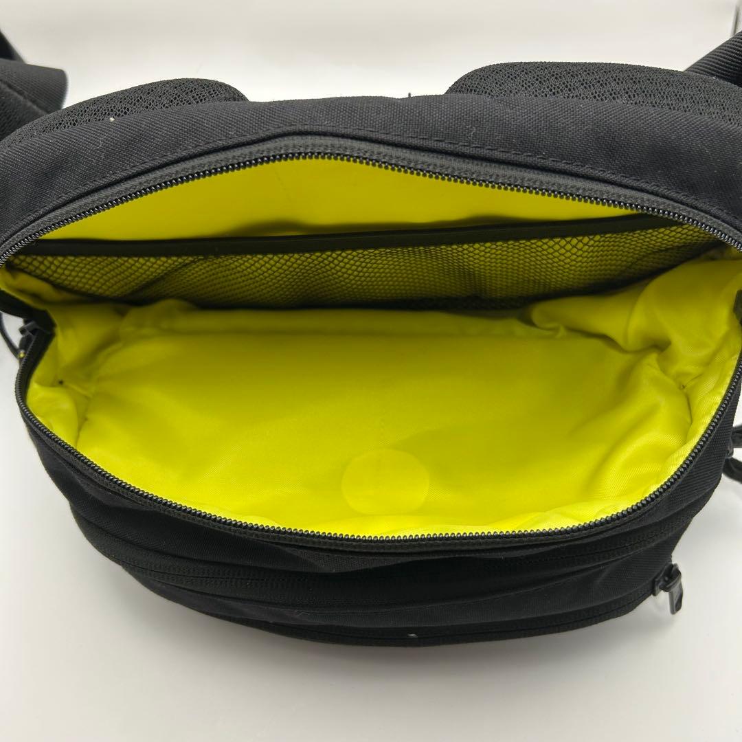 美品　Hugoo ショルダー型ヒップシート　抱っこ紐　収納袋付き