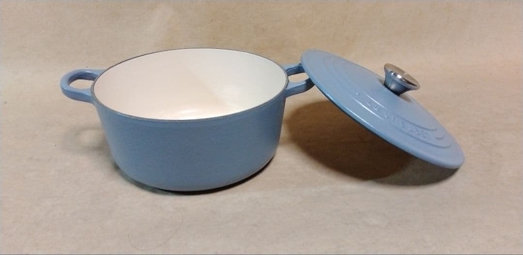 ル・クルーゼ　シグニチャー ココットロンド（鋳物ホーロー鍋) 22cm