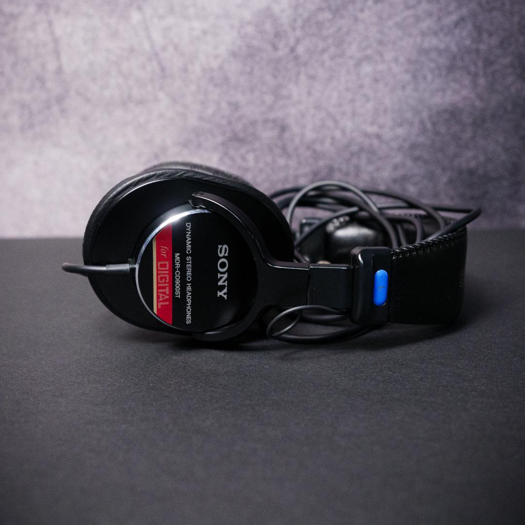 【美品】SONY スタジオモニターヘッドホン 黒 MDR-CD900ST