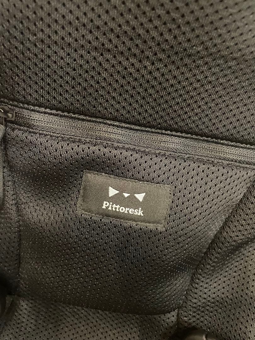 Pittoresk ブラック 抱っこ紐　ベビーキャリアファースト　ピトレスク