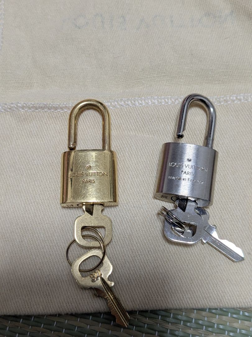 ルイ・ヴィトン キーホルダー ロック 2個セット