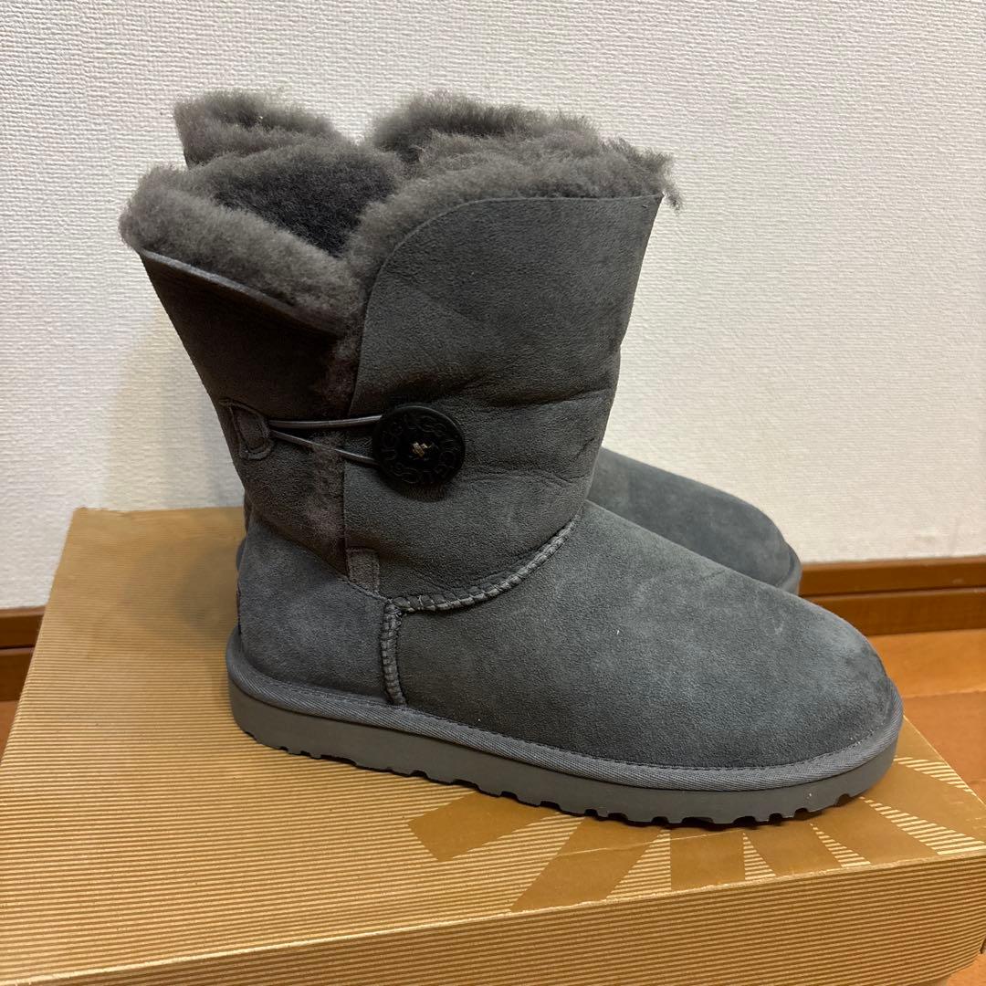 【新品】UGG BAILEY BUTTON ムートンブーツ