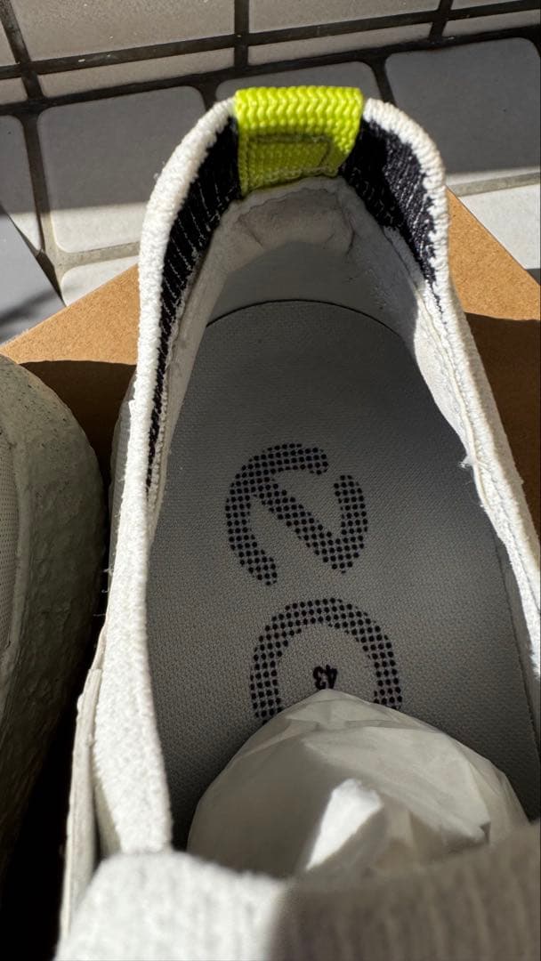 エコー BIOM H5 スパイクレス ゴルフシューズ　白　EU43 27cm