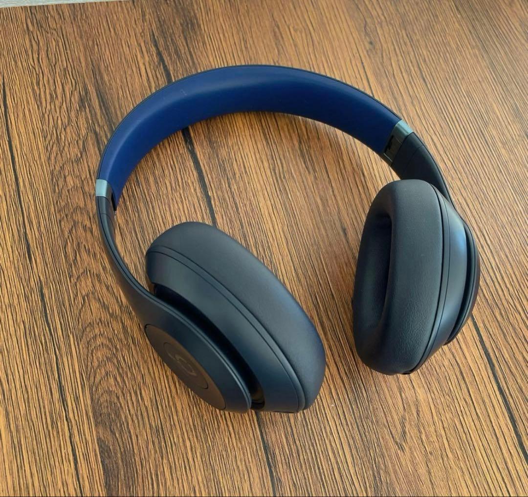 Beats Studio Pro ワイヤレスヘッドフォン　ネイビー