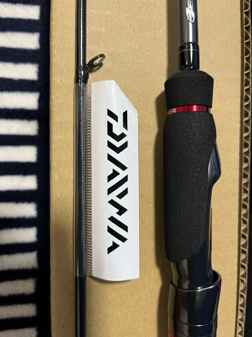 新品未使用　ダイワ エギングロッド エメラルダス ストイスト RT 76MMH