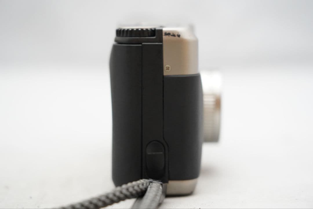 ☆大人気カメラ☆ コンタックス T2 ゾナー 38㎜ F=1:2.8 クローム