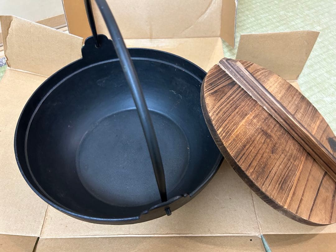 パーティーに！蓋付き鉄鍋　27cm 4〜6人用　電磁調理器200V対応