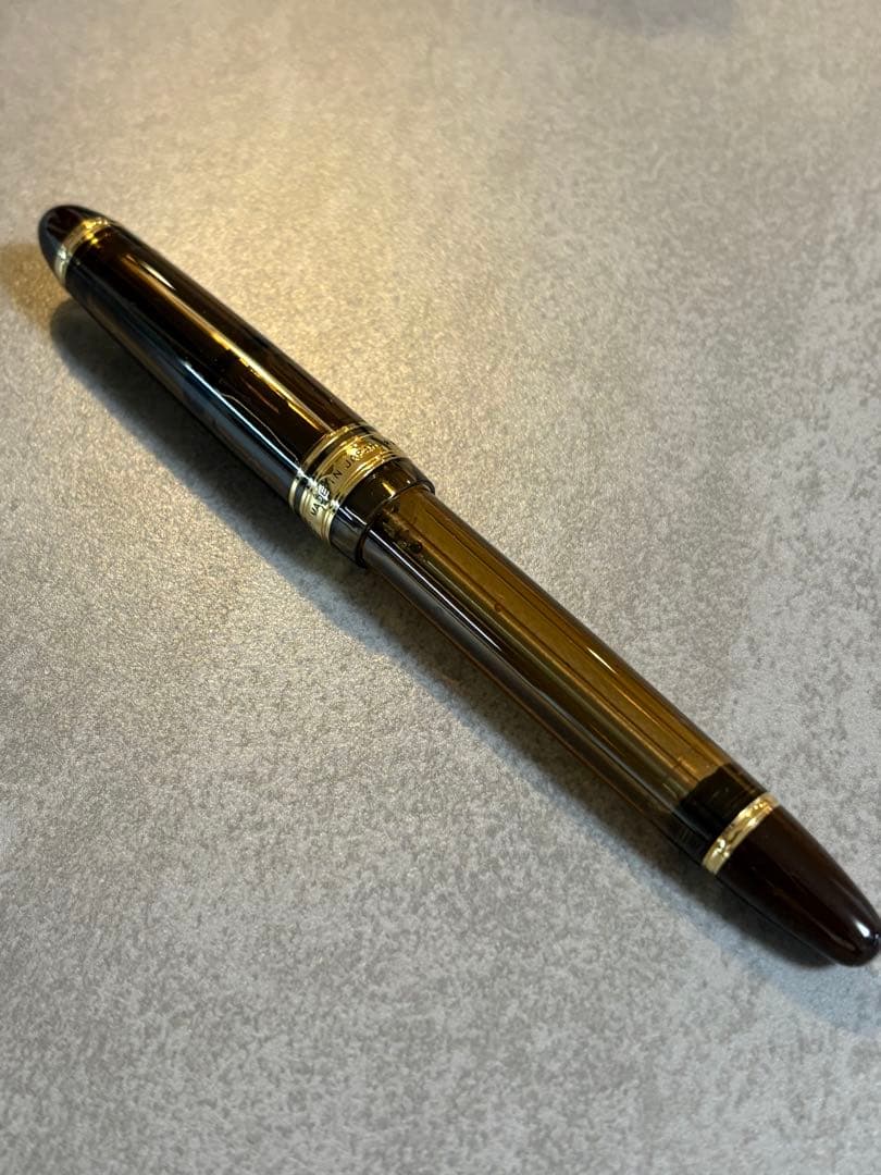 パイロット 万年筆 カスタム823 ブラウン 中字 Mニブ 15号 14K 茶