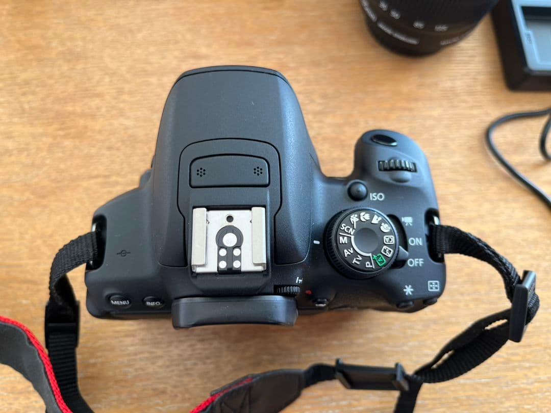 Canon EOS Kiss X7i　カメラ　レンズ　ブラック　キャノン