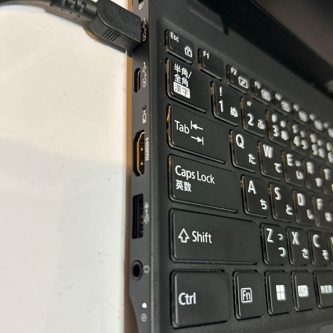 富士通 FMV LIFEBOOK UH-X/G2