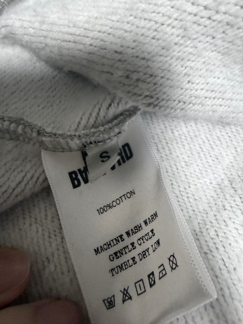 正規品✨NIKI着用✨ bastard ワッペン付きパンク風ジップジップパーカー