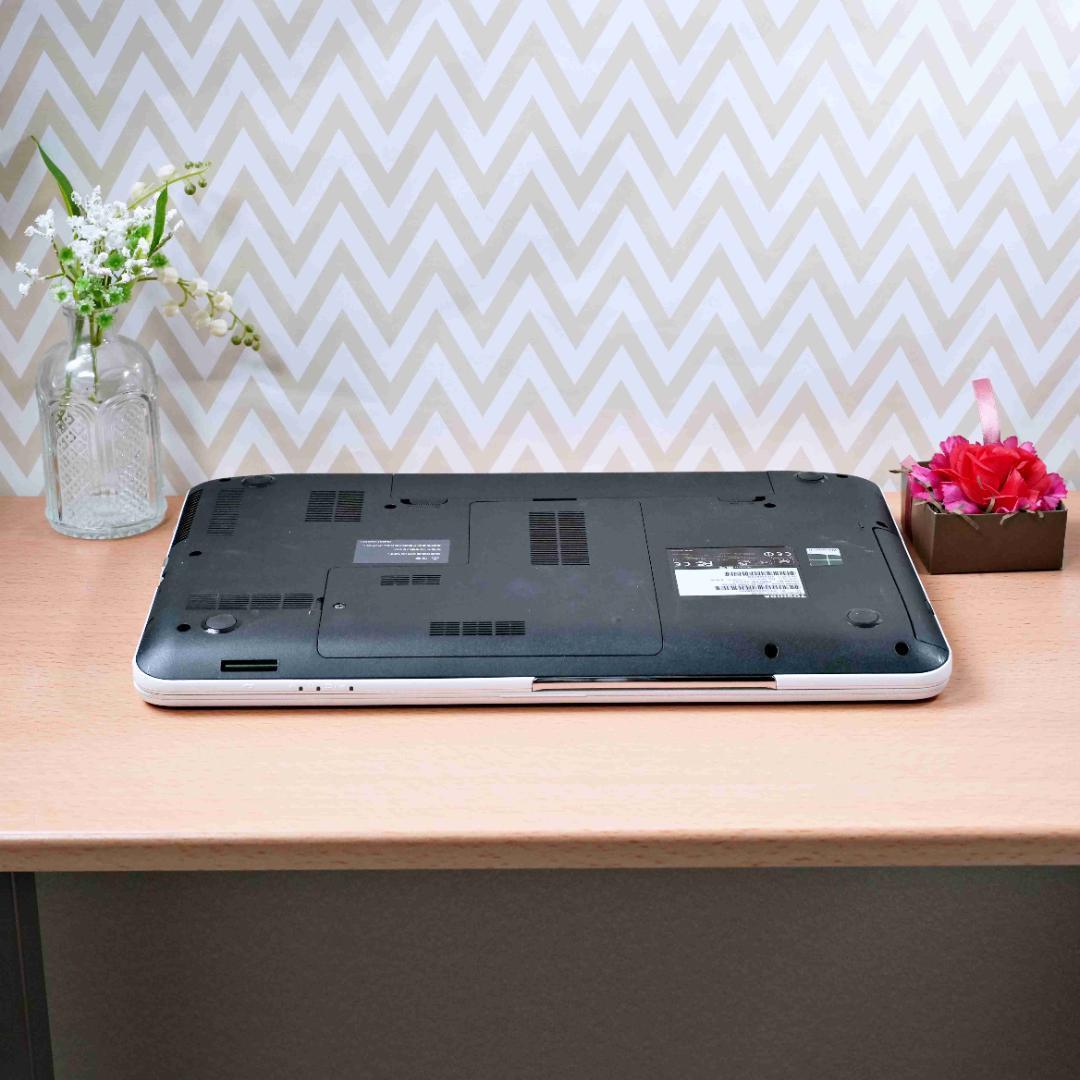 ⭐人気の白いノートPC⭐750GBのHDD⭐初期設定済⭐初心者/学生向け