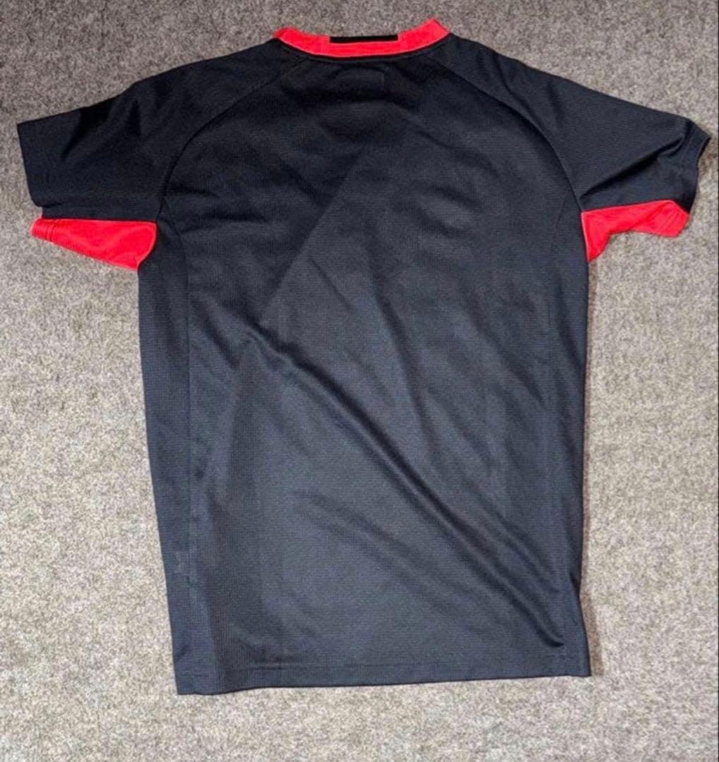 ヨネックス バドミントン ゲームシャツ ブラック×レッド 幾何学柄 JP M