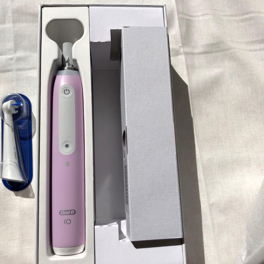 お値下げ不可Oral-B iOシリーズ4 電動歯ブラシ 本体 替えブラシ2本入り