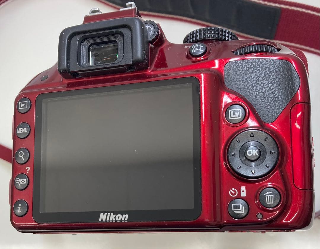 【Nikon】ニコン D3300 ダブルズームキット 赤 デジタル一眼レフカメラ