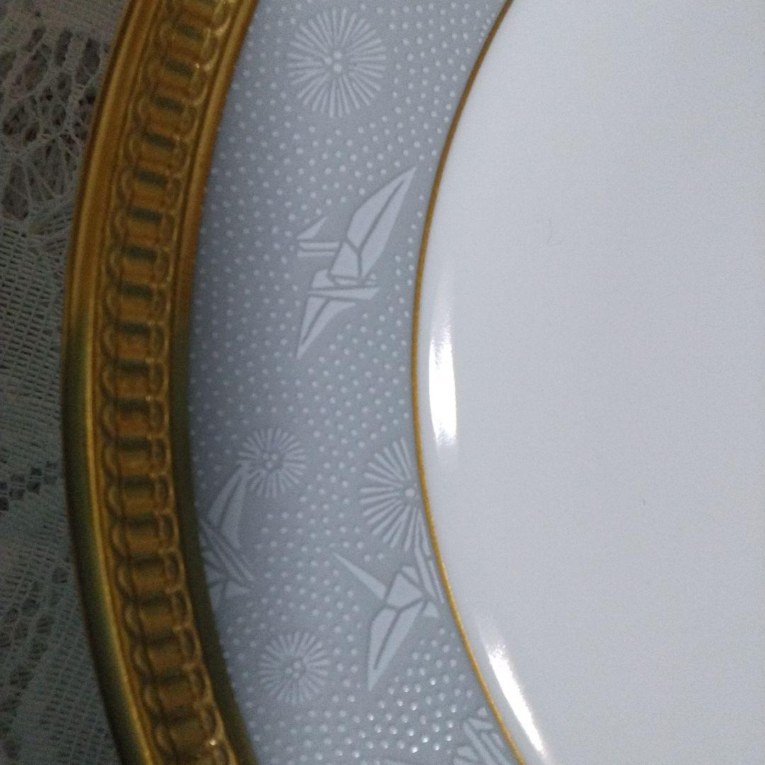 大倉陶園　天皇御用達　菊と折り鶴　エンボス皿　2枚