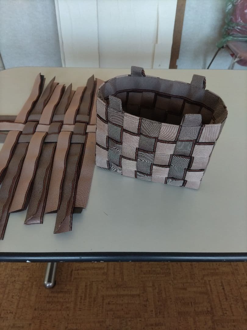 畳縁の箱編みバッグ