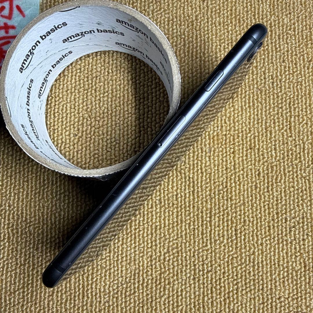 iPhone 8 64GB KDDI スマホ