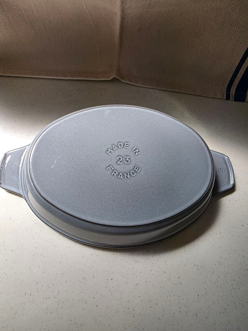 STAUB（ミナ ペルホネン）オーバルホットプレート ２３㎝　グレー