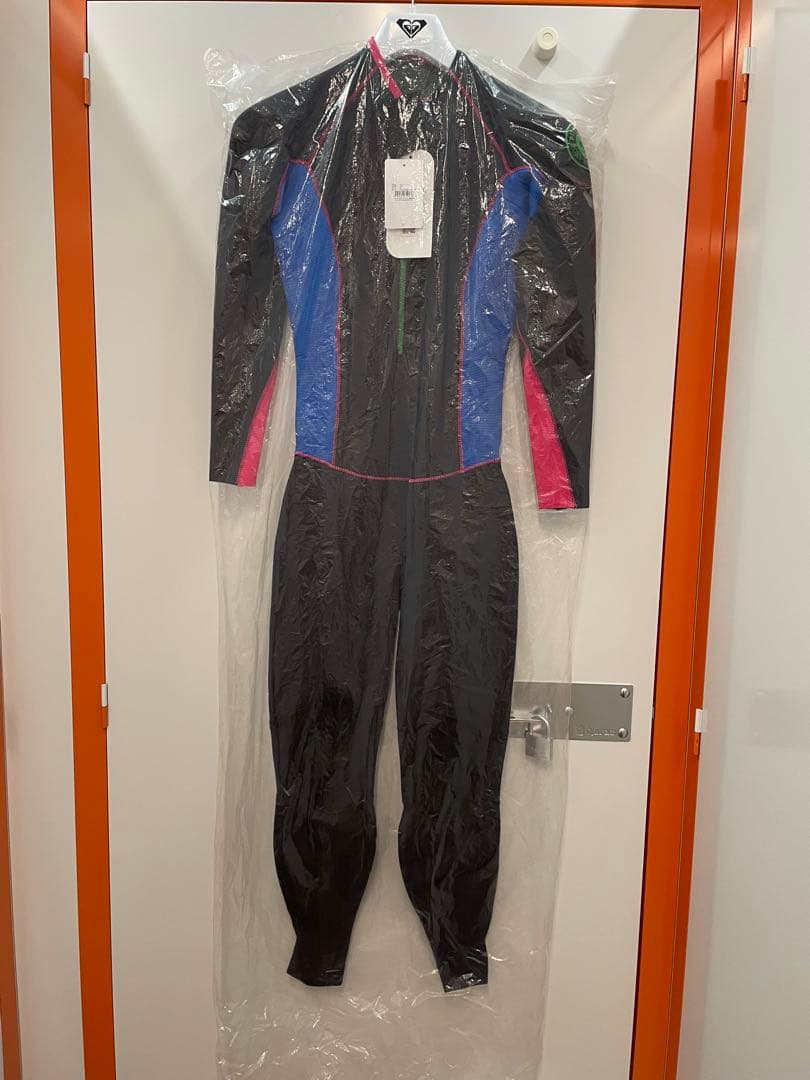 【新品•未使用•タグ付】ROXY ウェットスーツ2mm 2021春夏Mサイズ