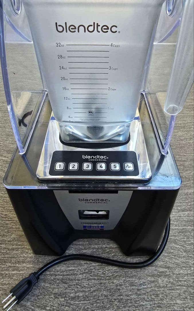 新春特別初売　ブレンダー専用ジャグ２個付 Connoisseur 825