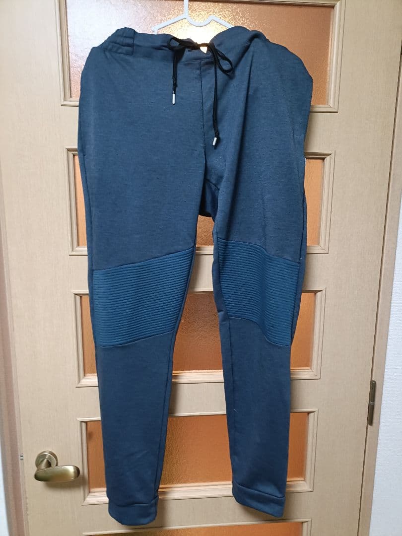 ONダークグレー ハイネックジャケット フード付きセットアップ