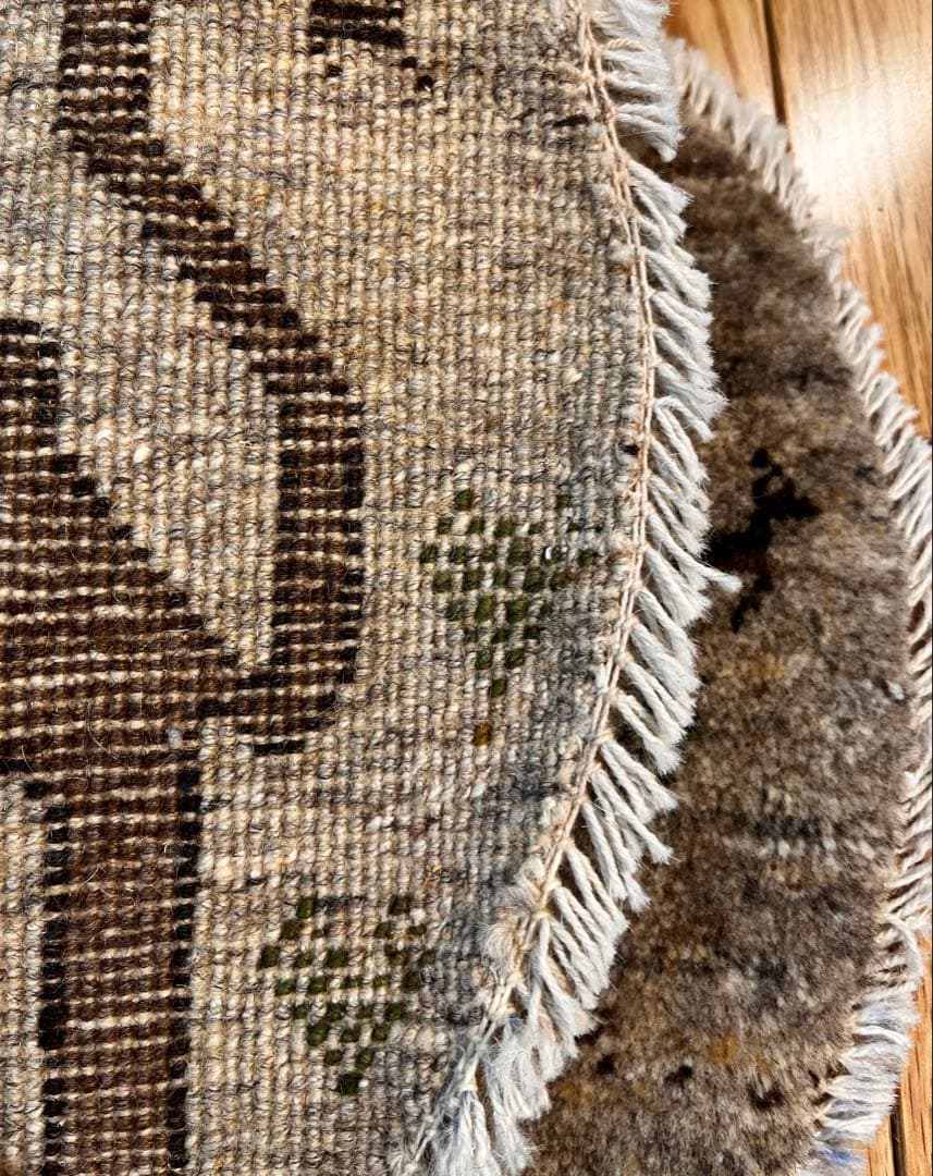 ペルシャ　アマレバフト　円形　39×39 子ライオン