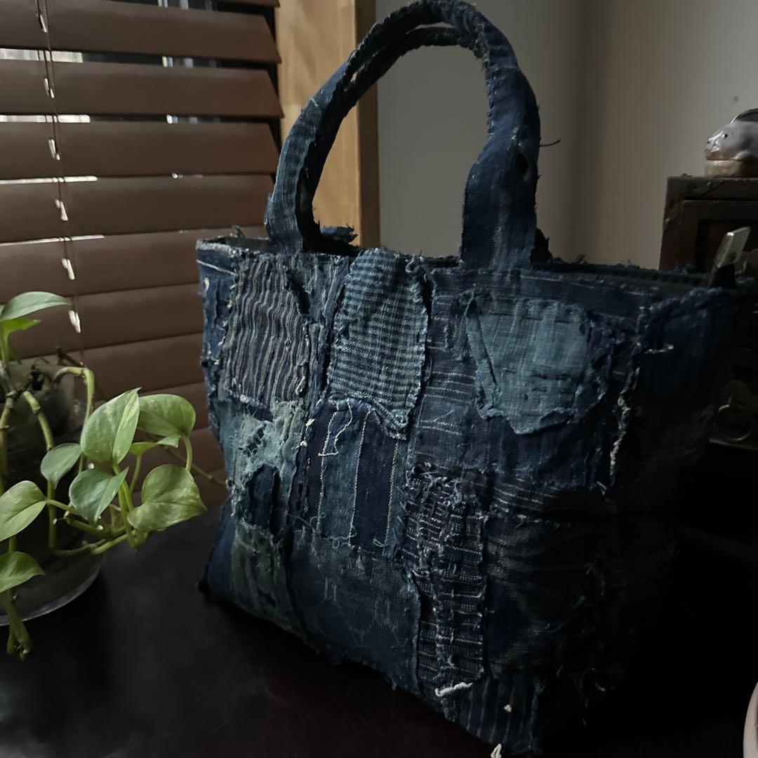 『お針子さん』のトートバッグ/藍染／襤褸