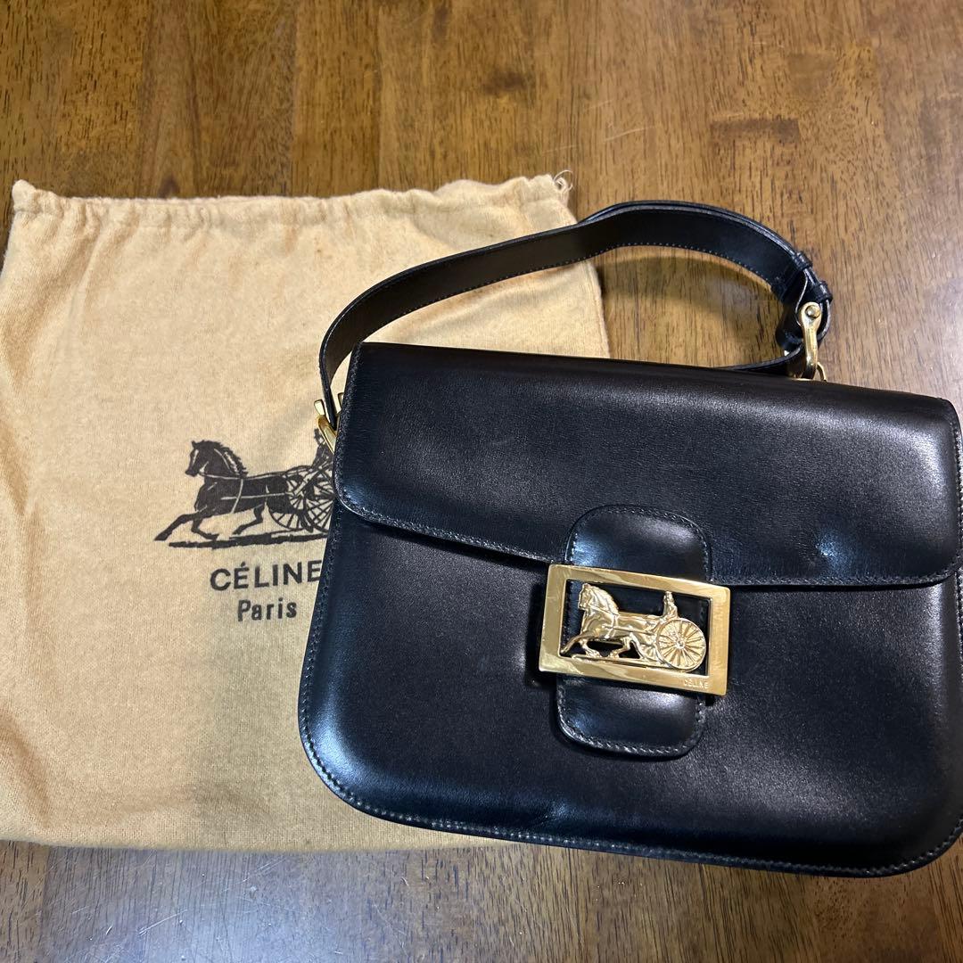 セリーヌ 馬車金具 ショルダーバッグ カーフレザー ブラック 黒色
