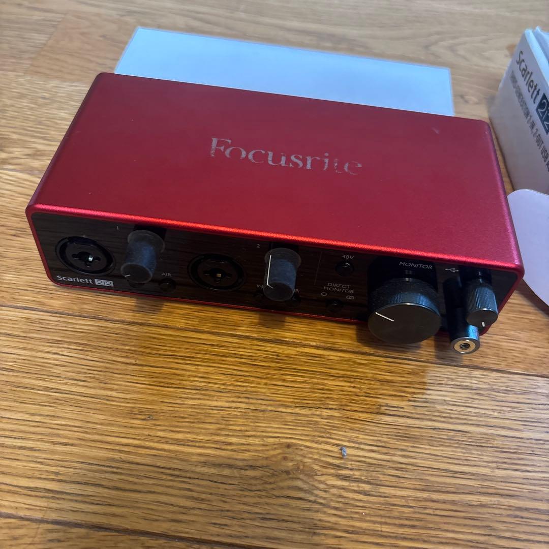 Focusrite Scarlett 2i2 オーディオインターフェイス