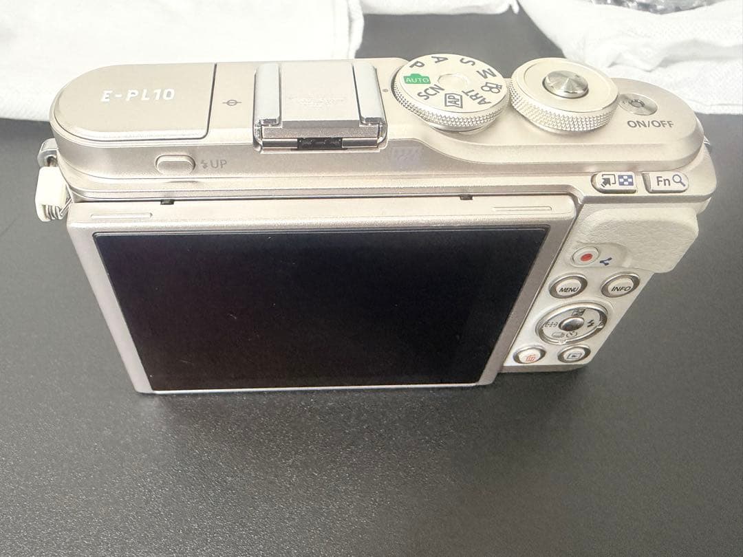 OLYMPUS PEN E-PL10 ホワイト ダブルズームキット