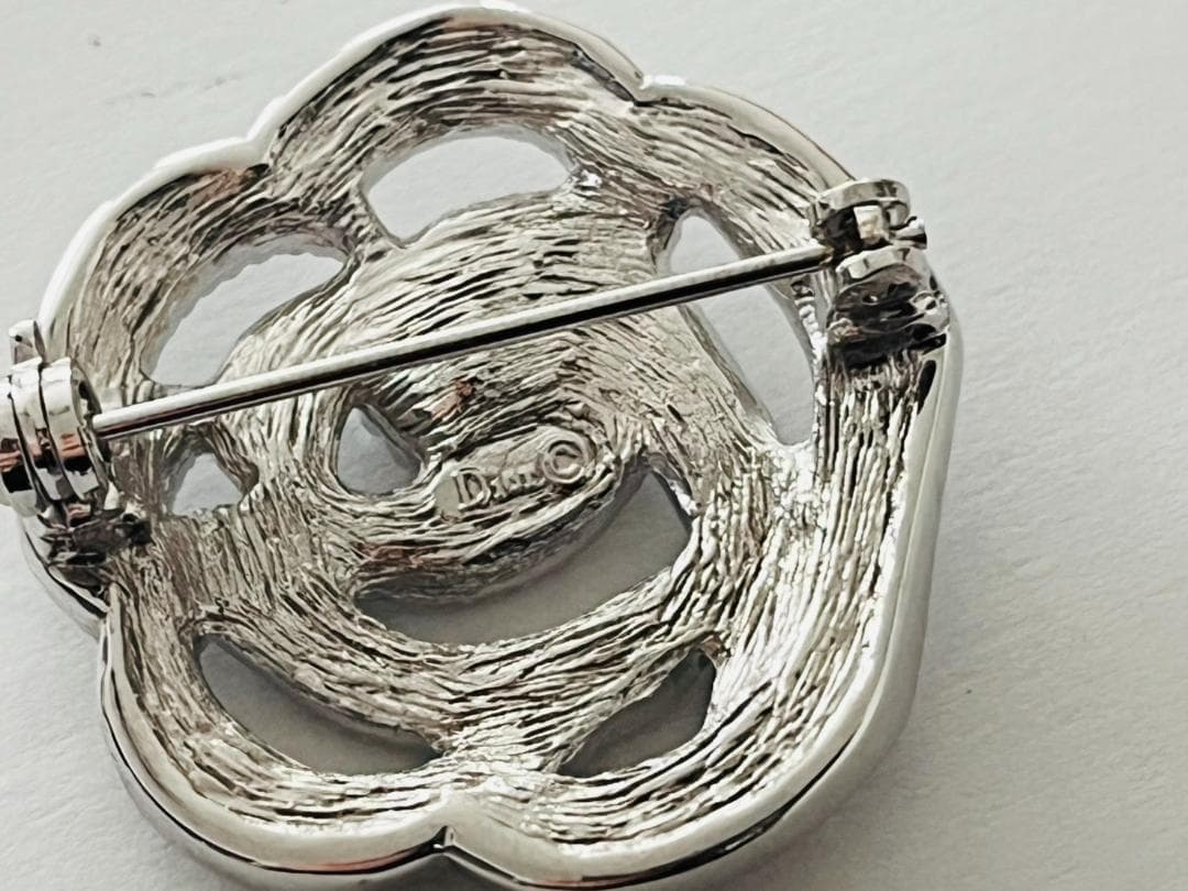 ■Christian Diorクリスチャンディオール フラワーブローチ ケース付