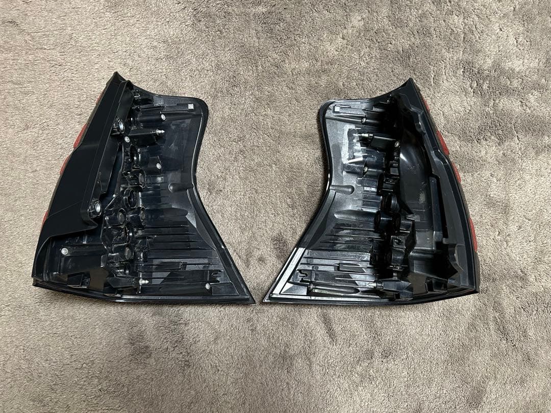 ランクルプラド 150系後期 トヨタ純正テールランプ