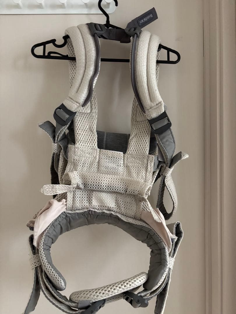 ベビービョルン 抱っこひも ハーモニー　メッシュ素材HARMONY