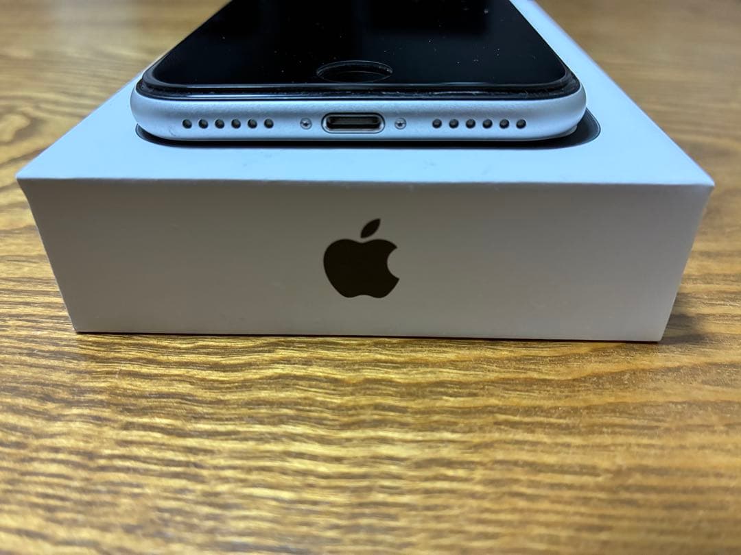 iPhone SE 第2世代　128GB 【美品】
