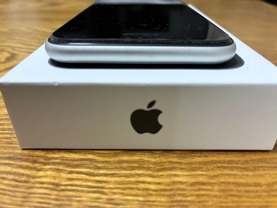 iPhone SE 第2世代　128GB 【美品】