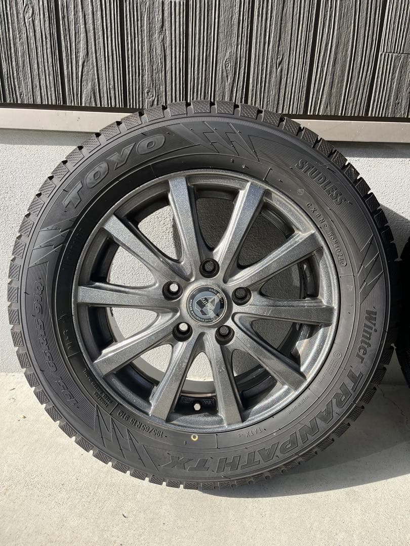 TOYOタイヤ　195/65R15スタッドレスタイヤ　ホイール　2024年製造