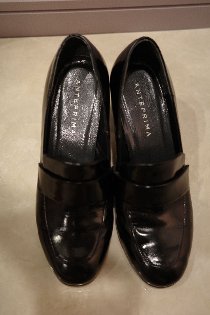 本革 エナメル ローファー ヒール 黒 ブラック 歩きやすい 万能 美品